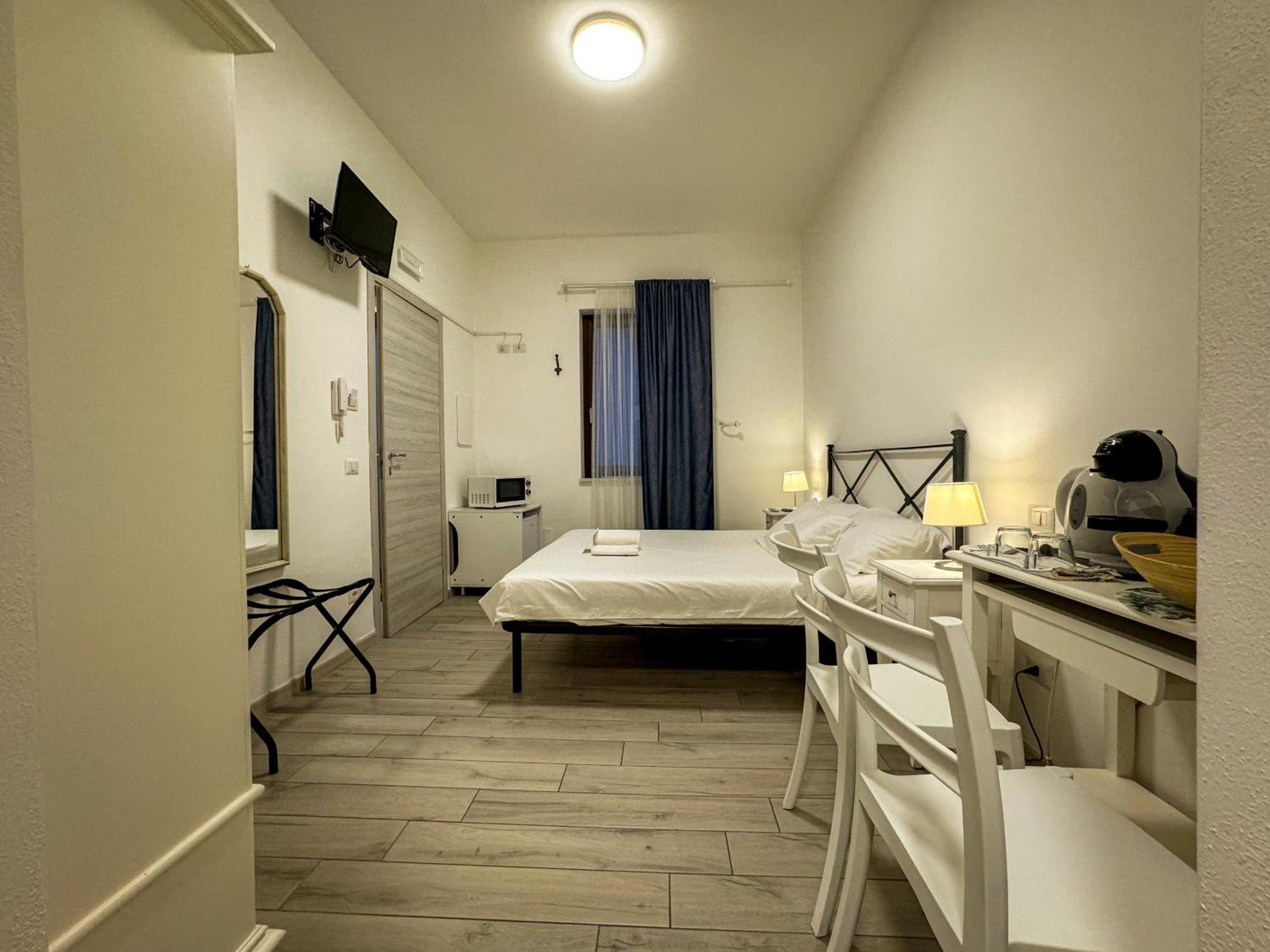 Sg Rooms - Casa Laura Peschiera del Garda Exterior foto