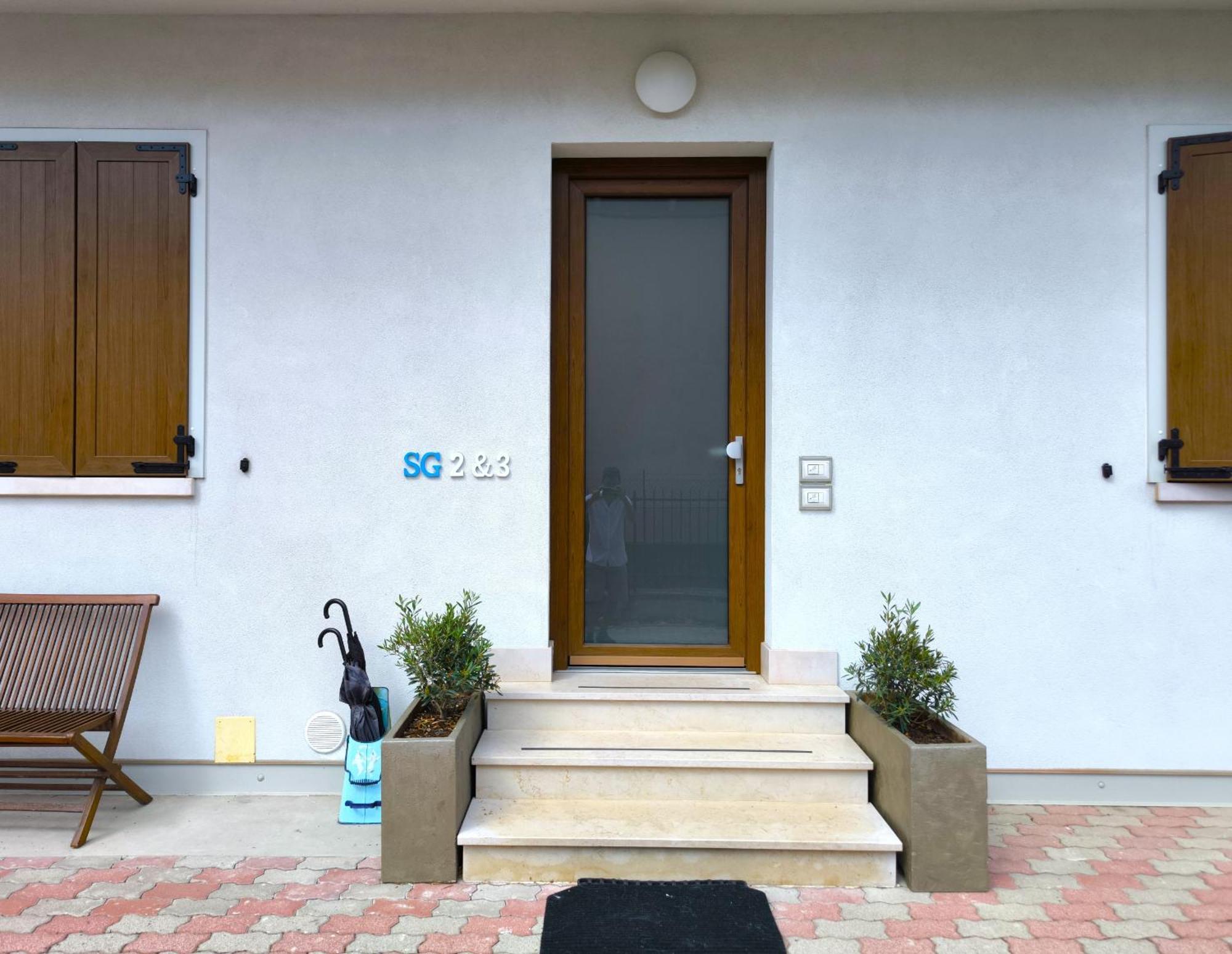 Sg Rooms - Casa Laura Peschiera del Garda Exterior foto