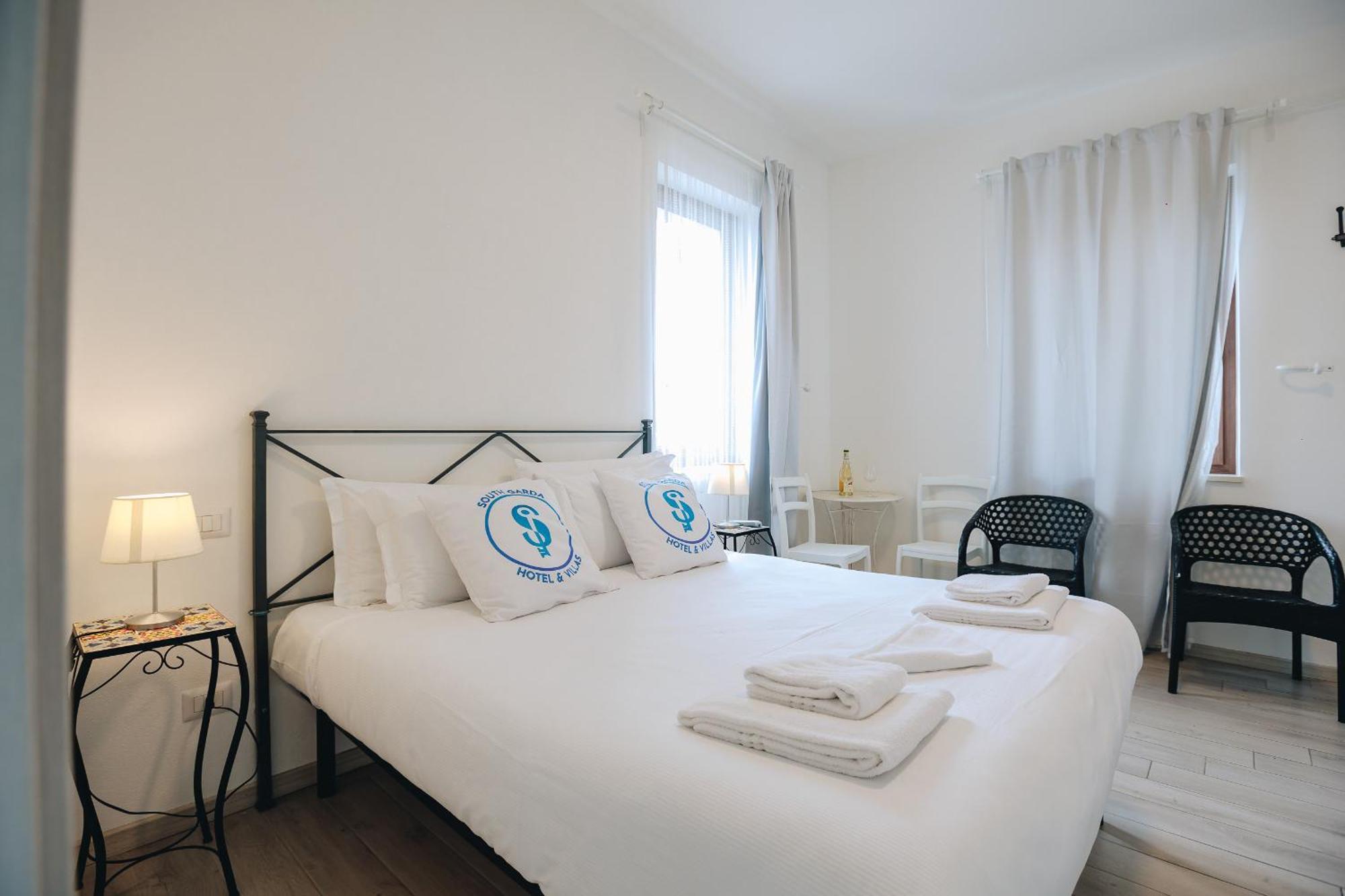 Sg Rooms - Casa Laura Peschiera del Garda Exterior foto